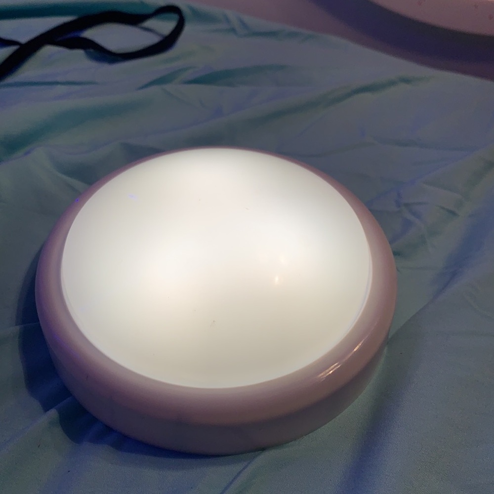 Push/touch light - Picture 2 of 2